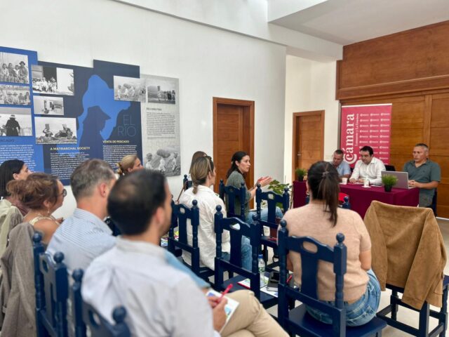 La Cámara celebra su IV Asamblea de empresas y autónomos de La Graciosa para pulsar la realidad de la octava isla