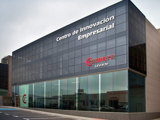 La Cámara de Comercio felicita a Teguise por liderar el modelo de autoconsumo de la Comunidad Energética Local “TODA Lanzarote”