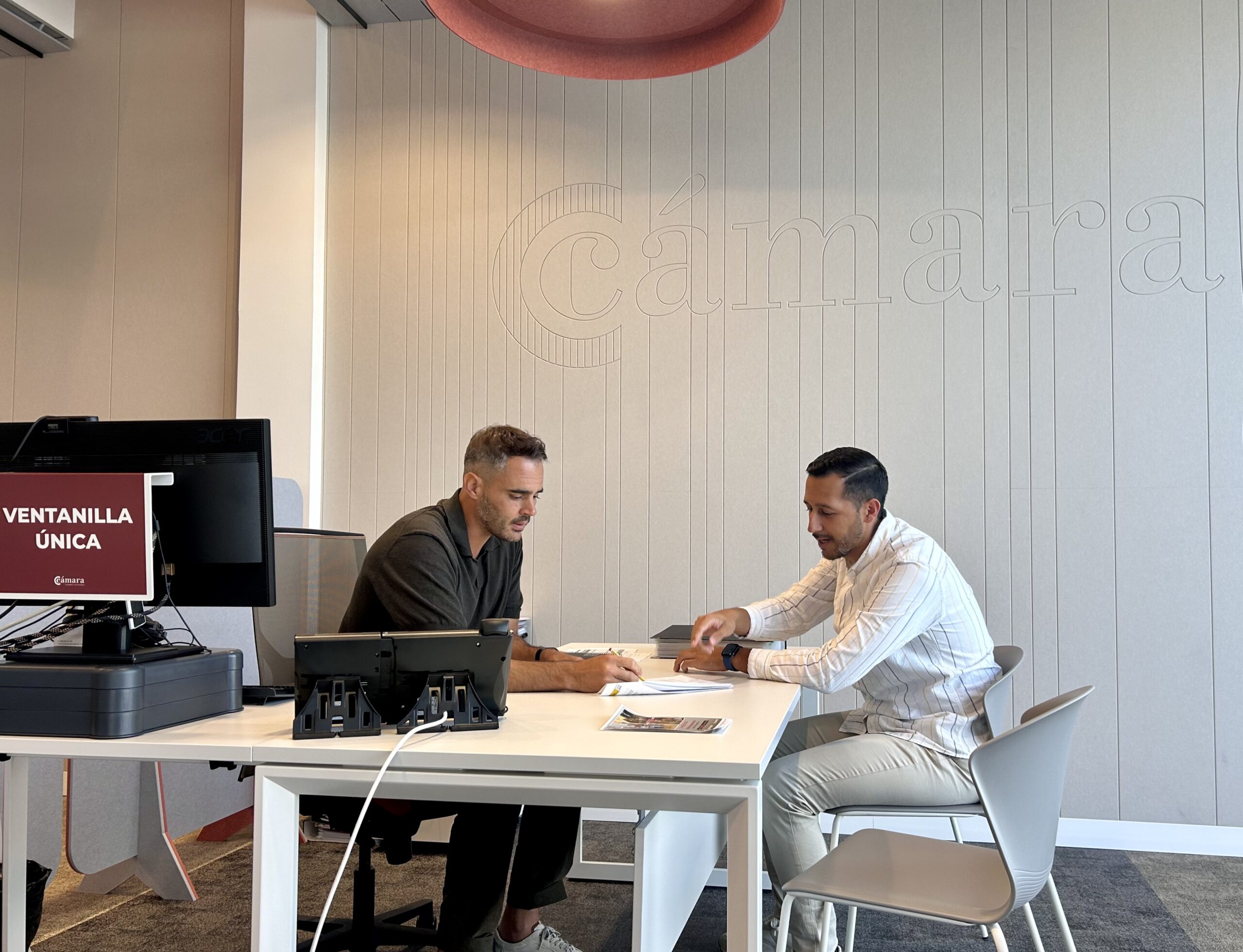 La Ventanilla Única Empresarial de la Cámara supera el centenar de nuevas empresas creadas este año e integra la Inteligencia Artificial